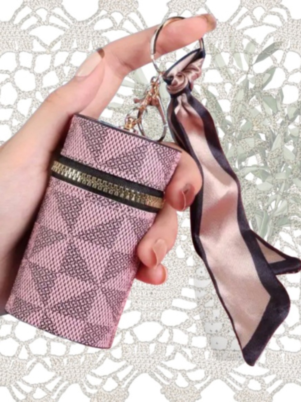 Pink Tiny  Purse - Round Zipper Near Top - Brand New - ONE MINI PURSE - NWT